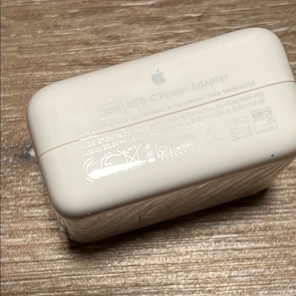 MacBook charger - Picture 2 of 4